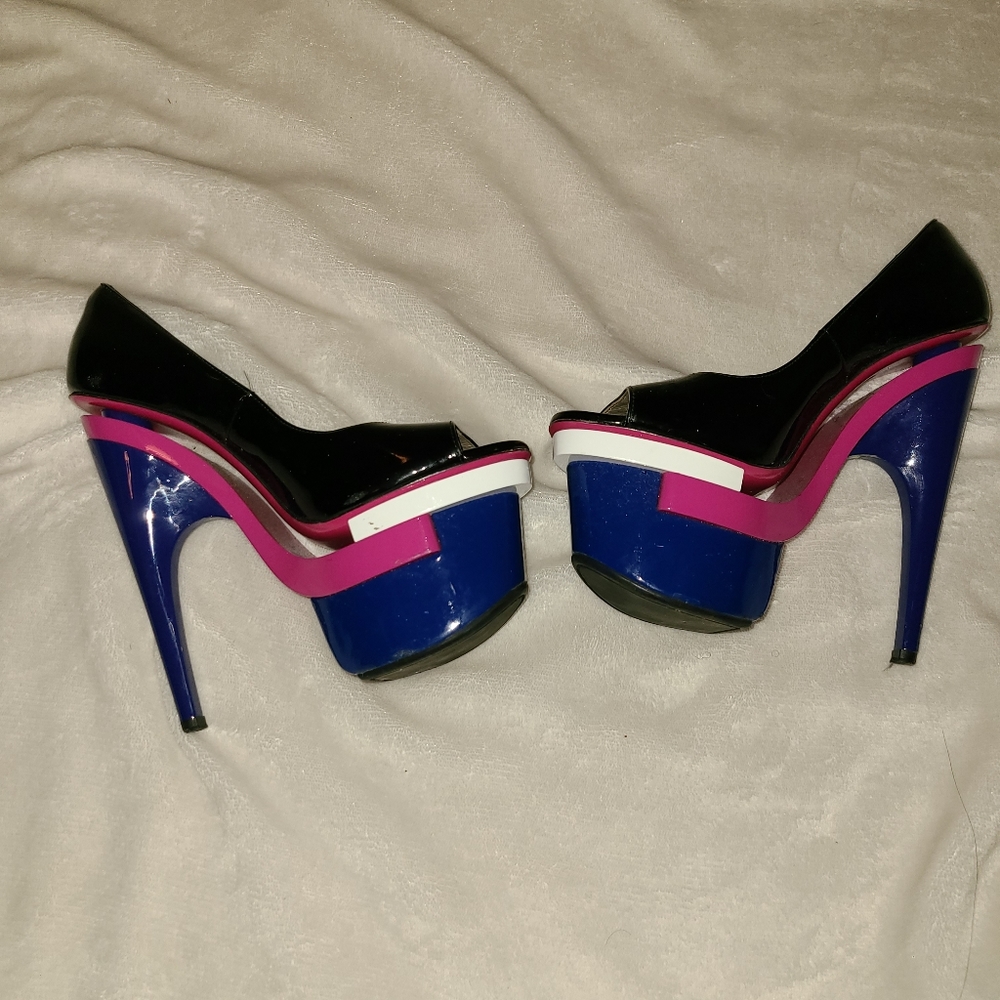 VERSACE Patent Leather Triple Platform - Picture 3 of 5